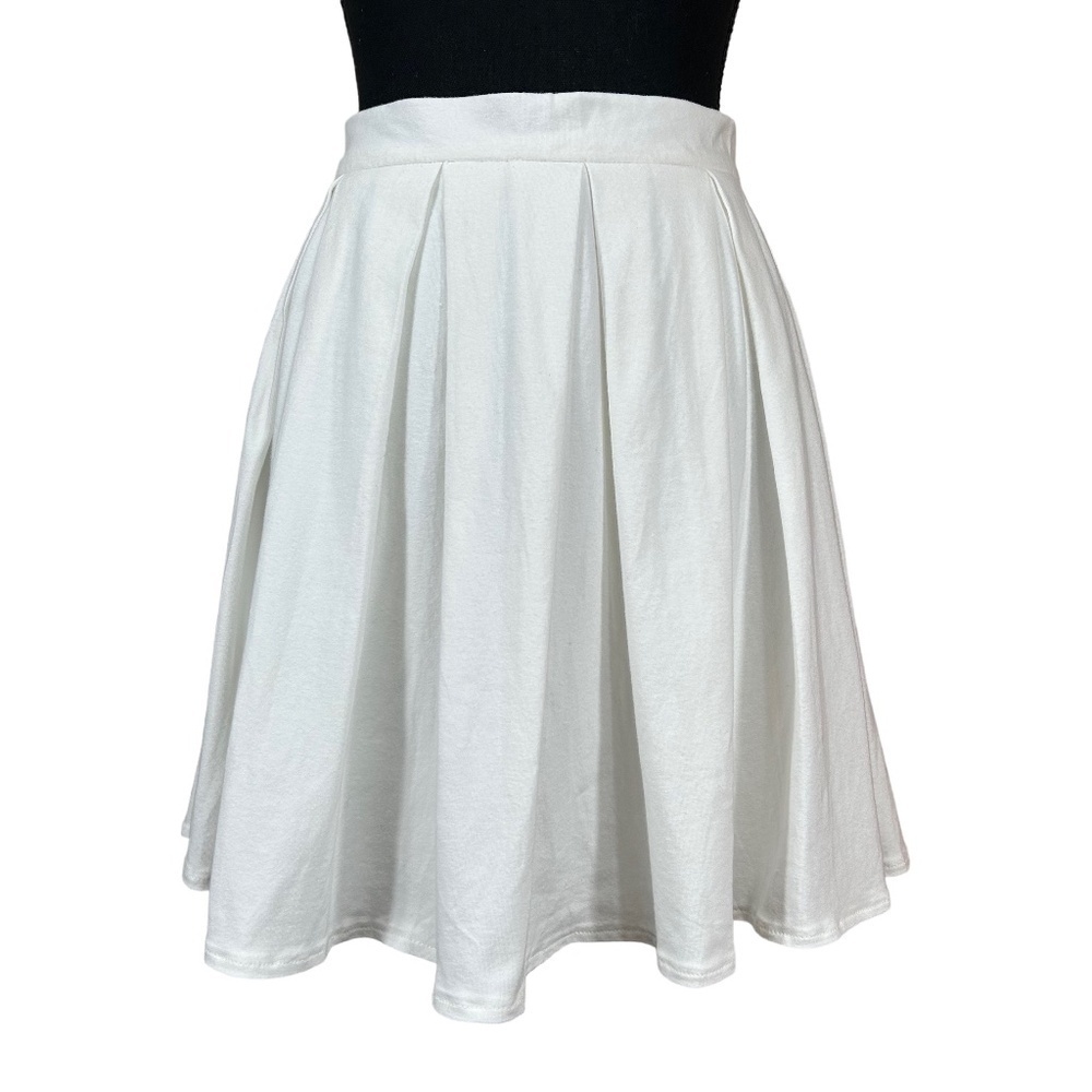 Shekou Women's NWT White Skort Size XL